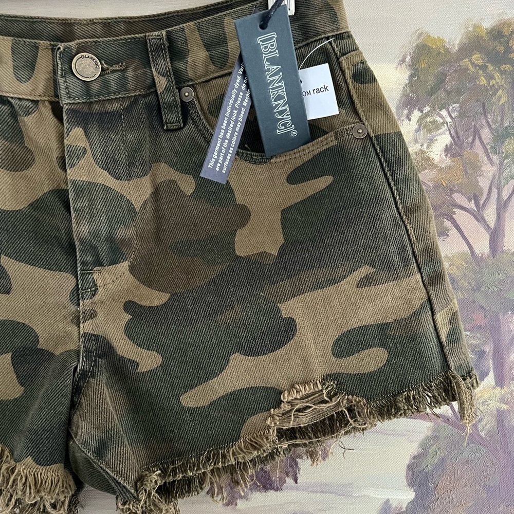Blank NYC The Barrow NWT Women's Camo Shorts Size 27